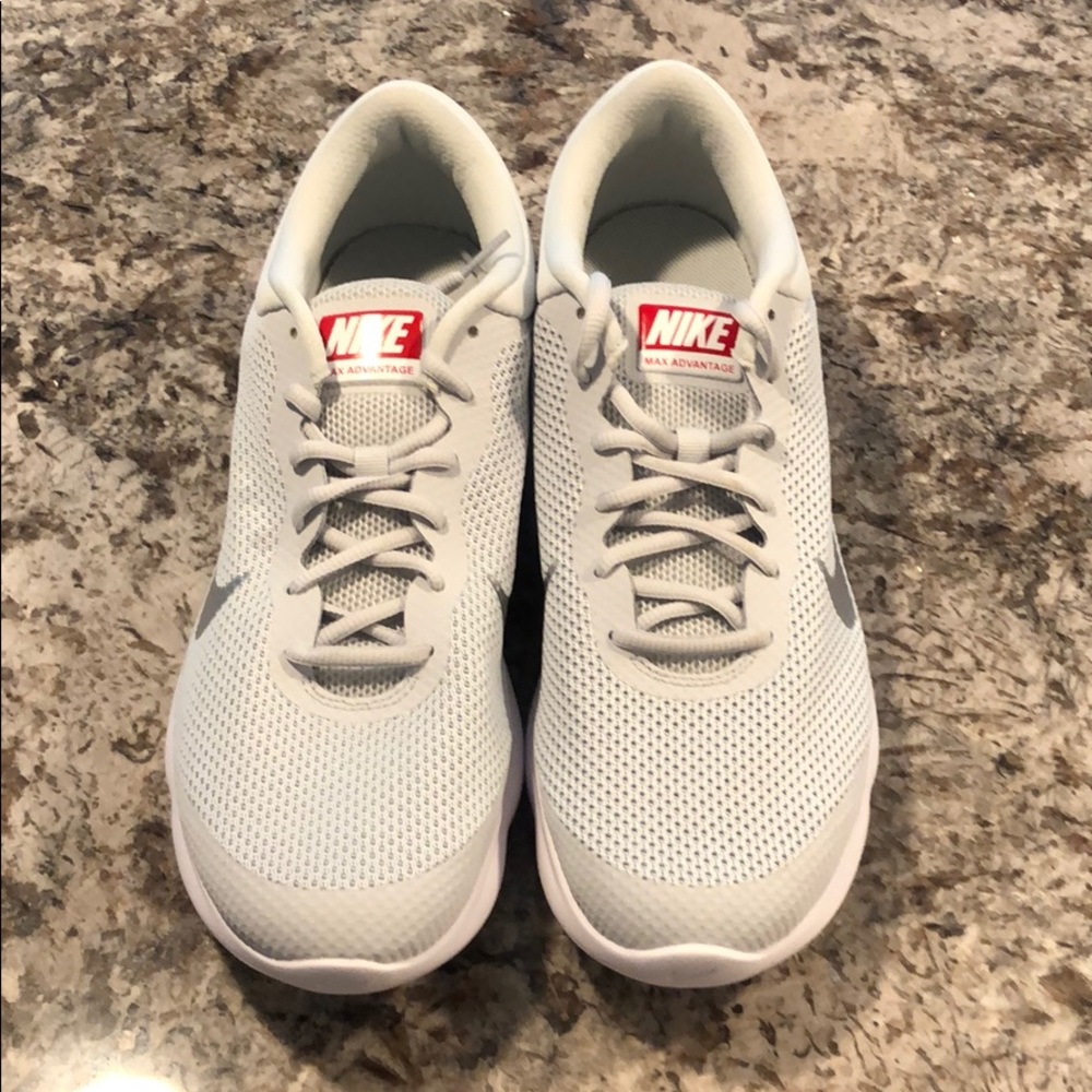NEW Nike Air Max Advantage Pure Platinum